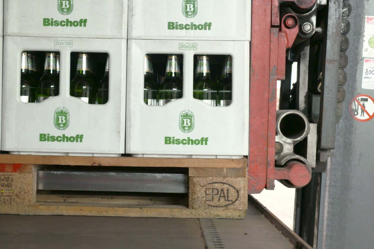 Projekte-Bischoff-Verladen-Bierkisten