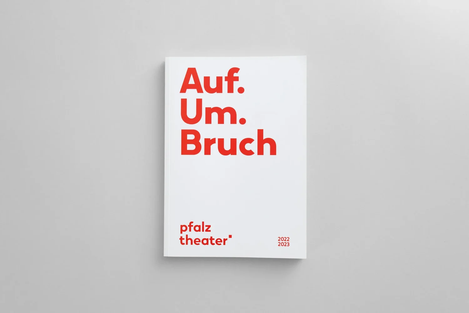 Titel-Spielzeitheft-Pfalztheater